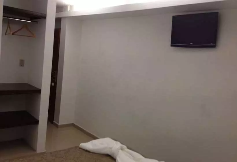هتل Lorenzo Suites