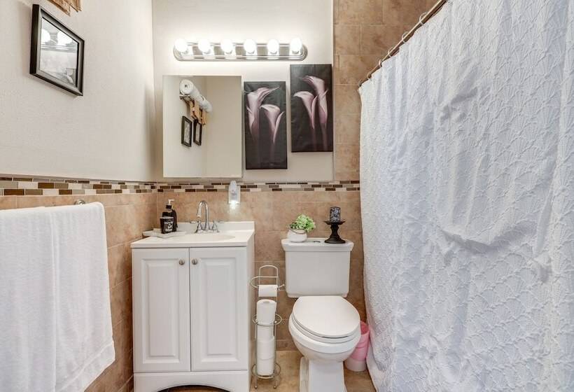 Cozy Jacksonville Home ~ 12 Mi To Downtown!