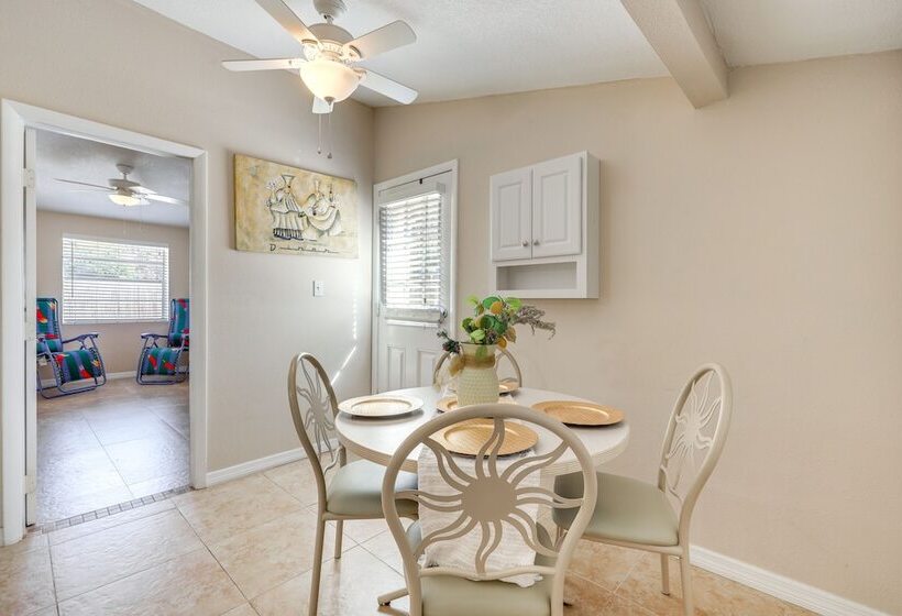 Cozy Jacksonville Home ~ 12 Mi To Downtown!