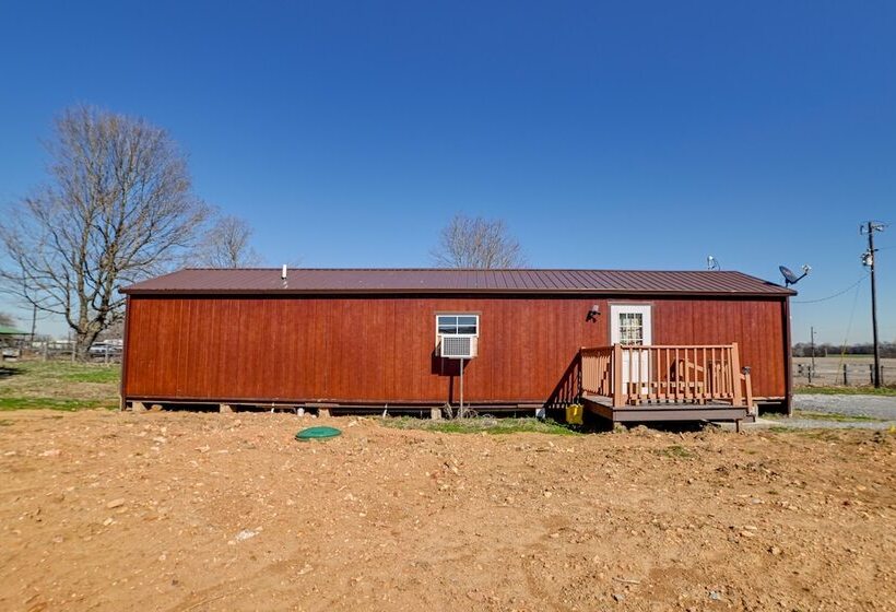 Peaceful Kentucky Countryside Cabin W/ Porch