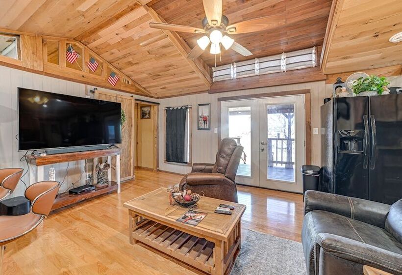 Peaceful Kentucky Countryside Cabin W/ Porch