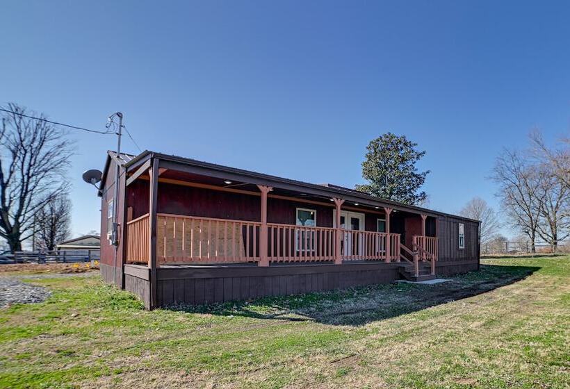 Peaceful Kentucky Countryside Cabin W/ Porch