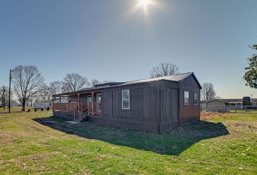 Peaceful Kentucky Countryside Cabin W/ Porch