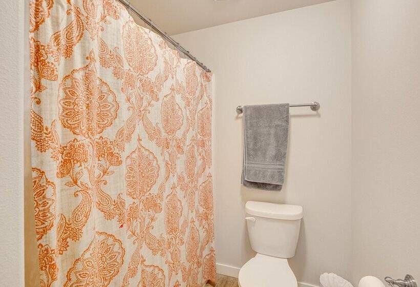 Modern Eugene Home: 2 Mi To University Of Oregon!