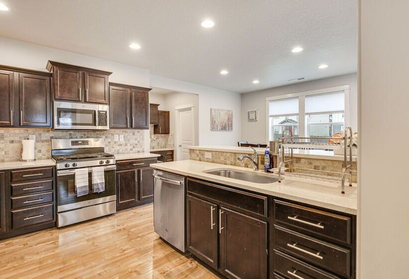 Modern Eugene Home: 2 Mi To University Of Oregon!