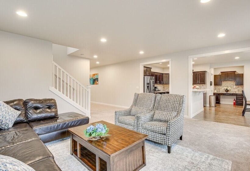 Modern Eugene Home: 2 Mi To University Of Oregon!