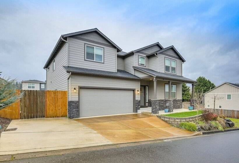 Modern Eugene Home: 2 Mi To University Of Oregon!