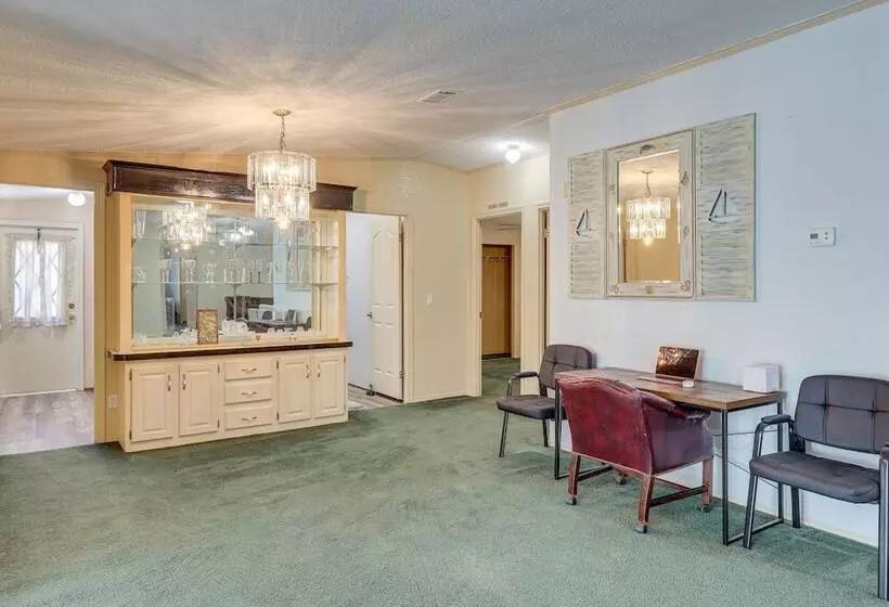 Peaceful Mcalpin Home On 5 Acres W/ Private Deck!