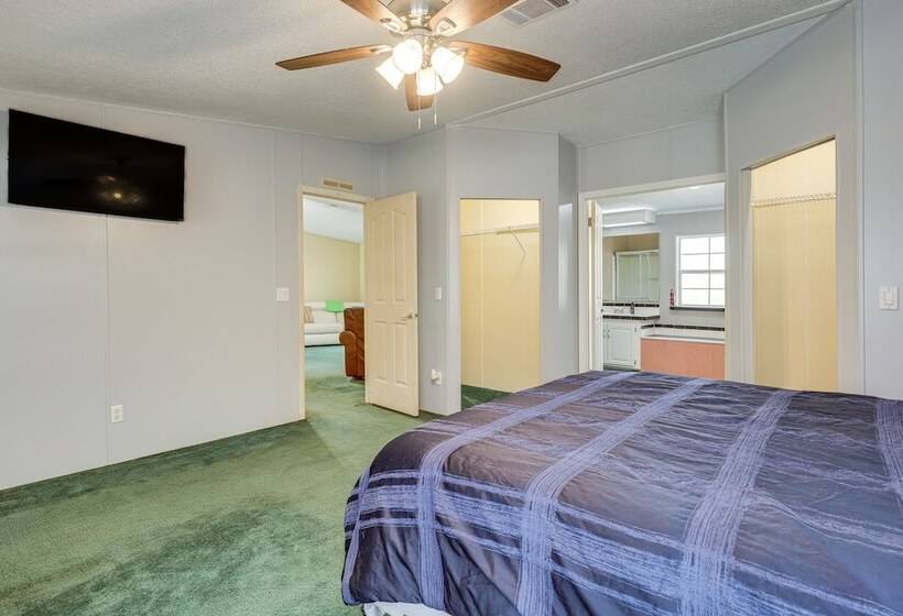 Peaceful Mcalpin Home On 5 Acres W/ Private Deck!