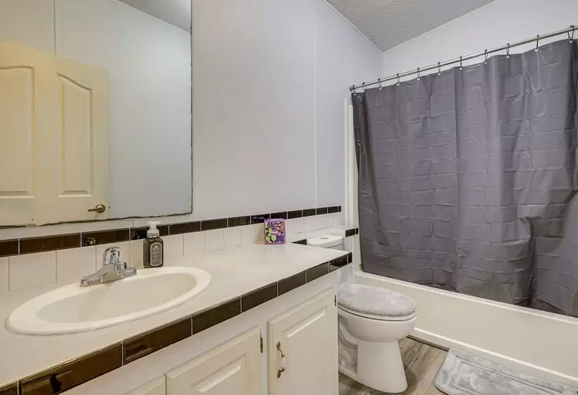 Peaceful Mcalpin Home On 5 Acres W/ Private Deck!