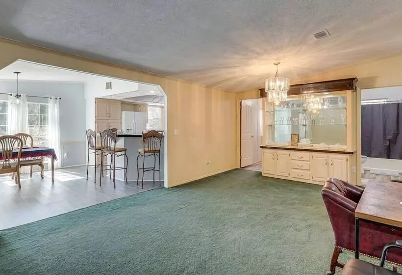 Peaceful Mcalpin Home On 5 Acres W/ Private Deck!