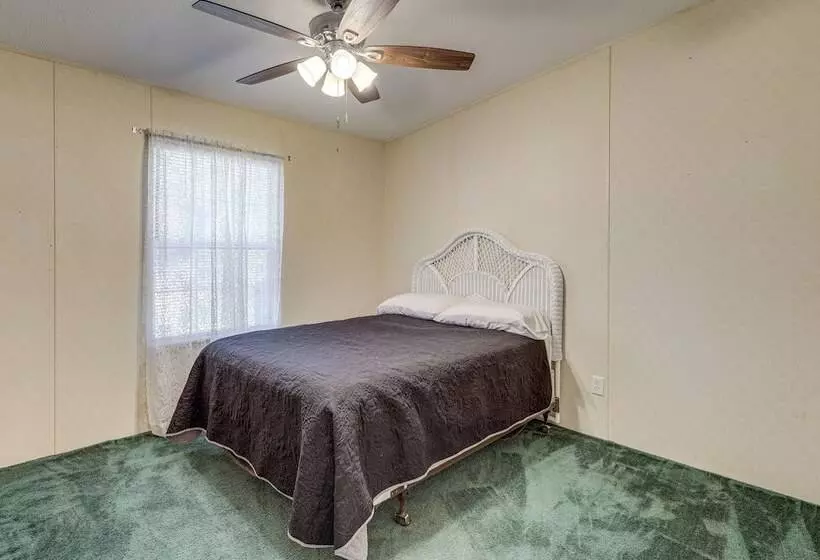 Peaceful Mcalpin Home On 5 Acres W/ Private Deck!