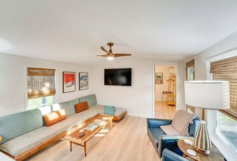 Near Majek Vineyard: Private Schulenburg Cabin