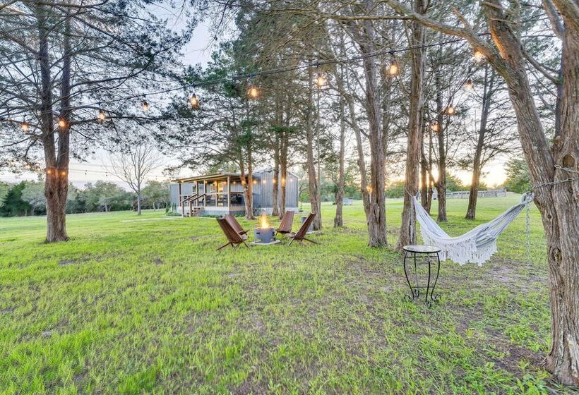 Near Majek Vineyard: Private Schulenburg Cabin