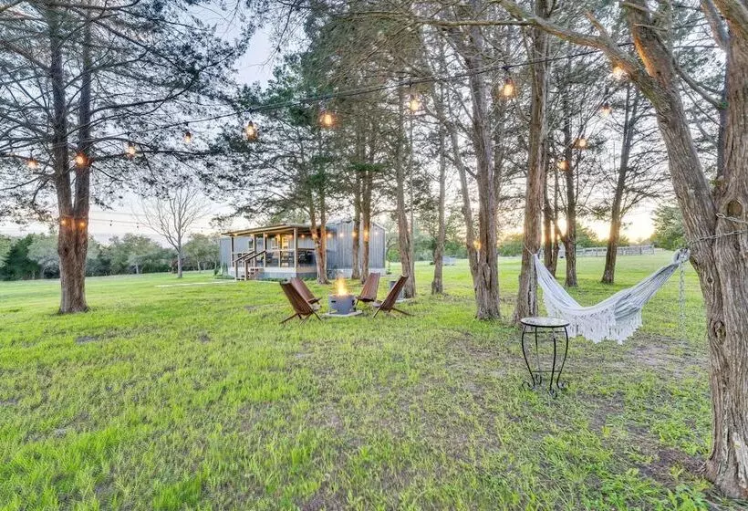 Near Majek Vineyard: Private Schulenburg Cabin