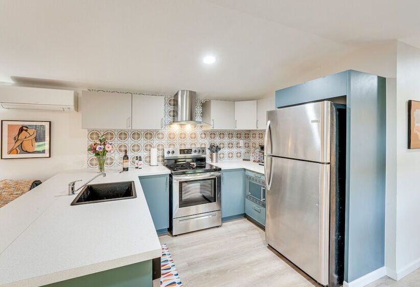 Near Majek Vineyard: Private Schulenburg Cabin