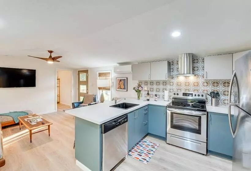 Near Majek Vineyard: Private Schulenburg Cabin