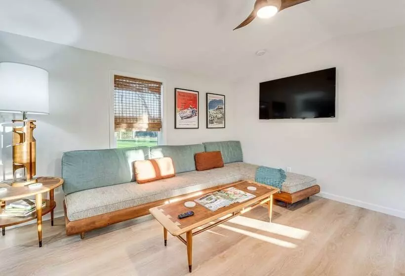 Near Majek Vineyard: Private Schulenburg Cabin