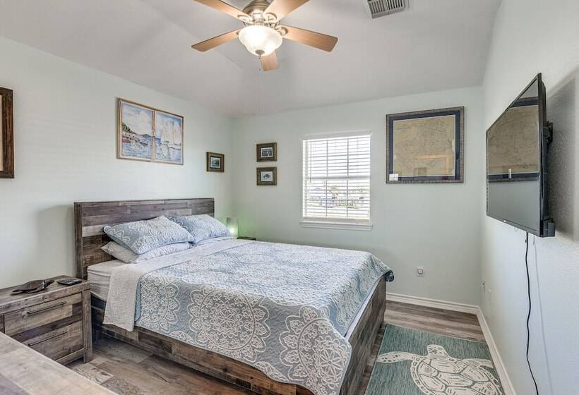 Surfside Beach Retreat W/ Balcony   Walk To Beach!