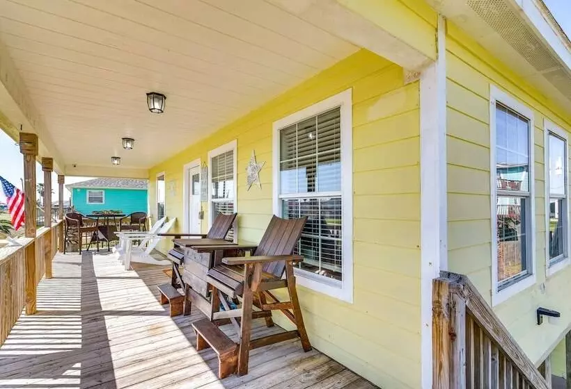 Surfside Beach Retreat W/ Balcony   Walk To Beach!