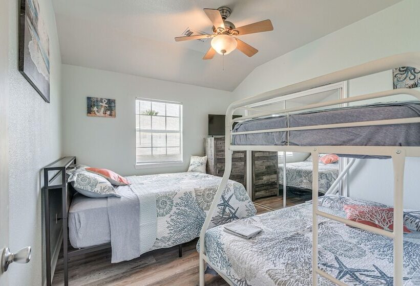 Surfside Beach Retreat W/ Balcony   Walk To Beach!