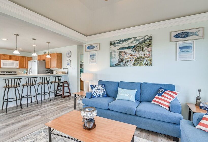 Surfside Beach Retreat W/ Balcony   Walk To Beach!