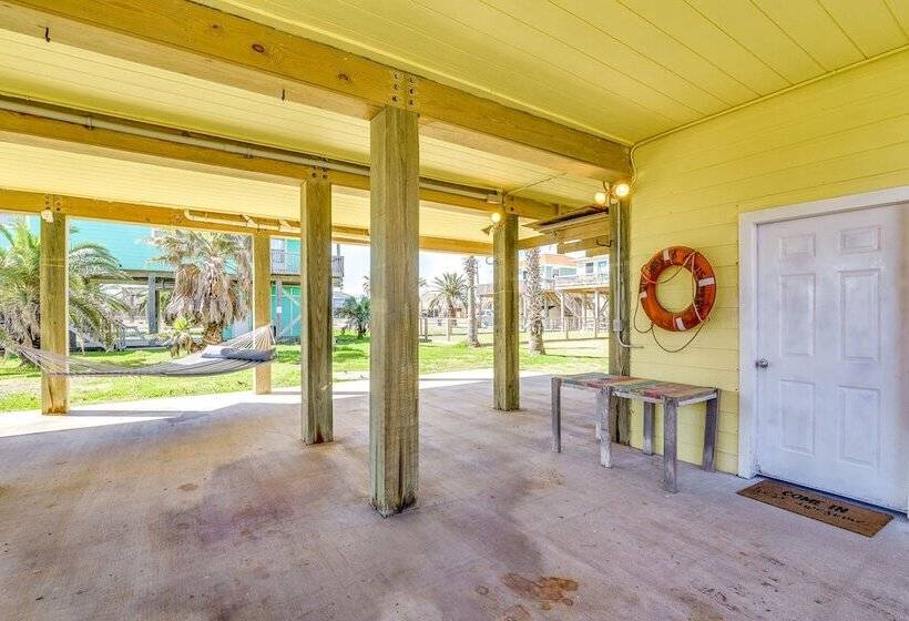 Surfside Beach Retreat W/ Balcony   Walk To Beach!