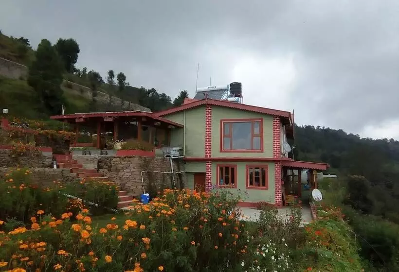 Retkeilymaja Panchachuli House