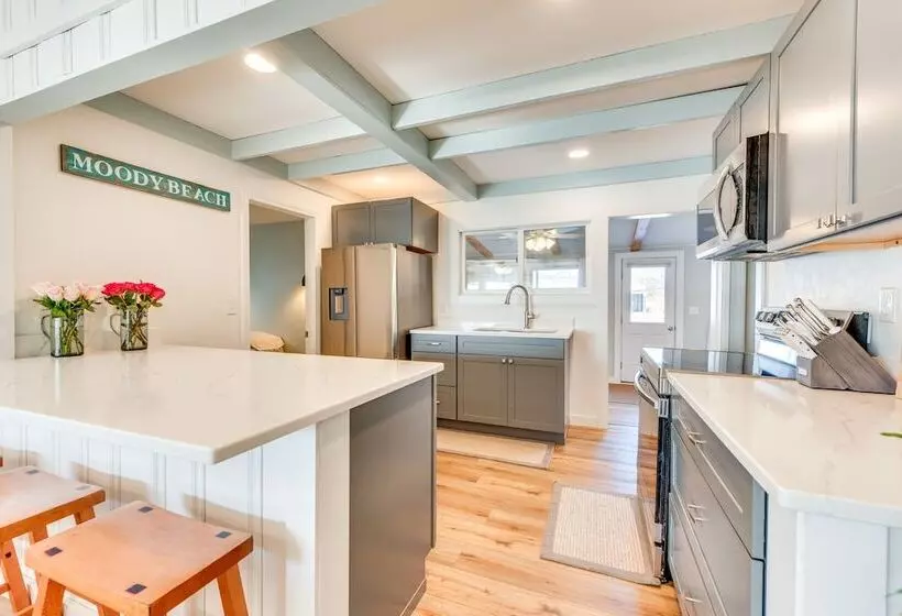 Beautiful Wells Cottage: Steps To Moody Beach!