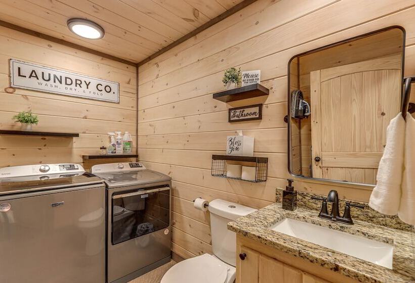 Cabin W/ Hot Tub & Sauna: 5 Mi To Dtwn Blue Ridge!