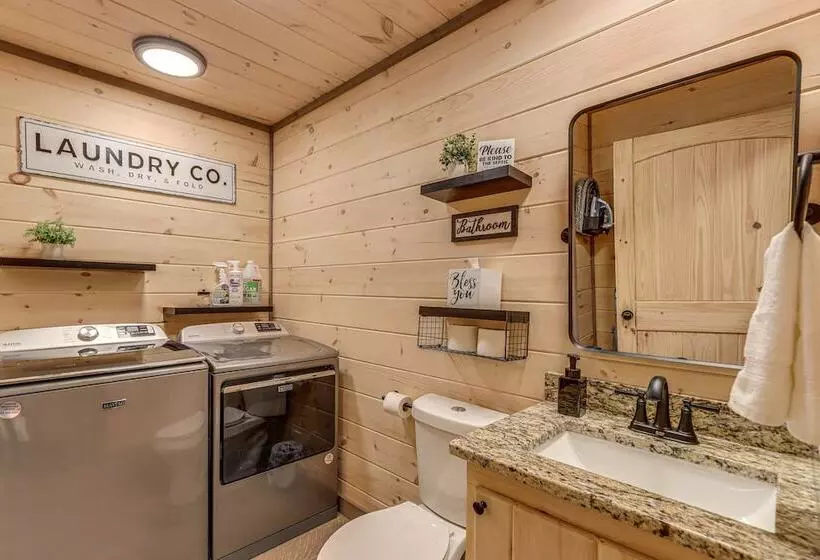 Cabin W/ Hot Tub & Sauna: 5 Mi To Dtwn Blue Ridge!