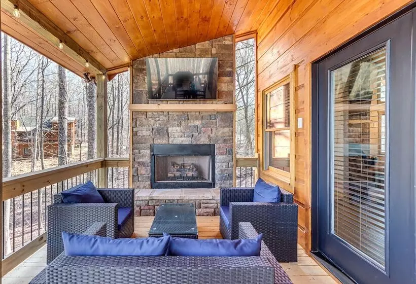 Cabin W/ Hot Tub & Sauna: 5 Mi To Dtwn Blue Ridge!