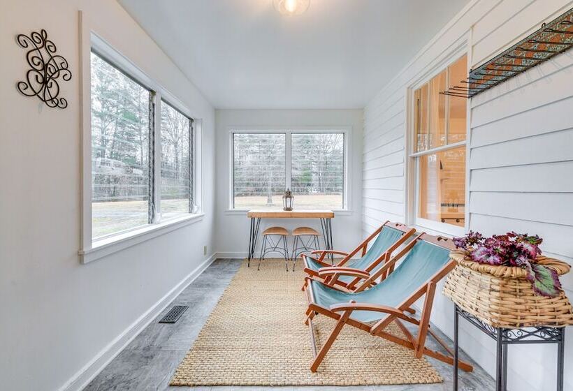 Charming Virginia Retreat W/ Covered Porch & Yard!