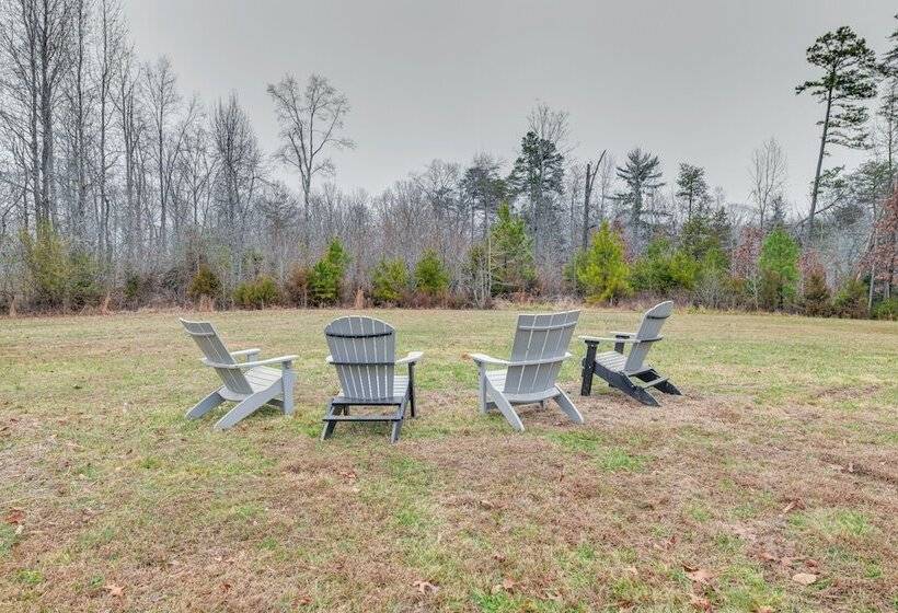 Charming Virginia Retreat W/ Covered Porch & Yard!