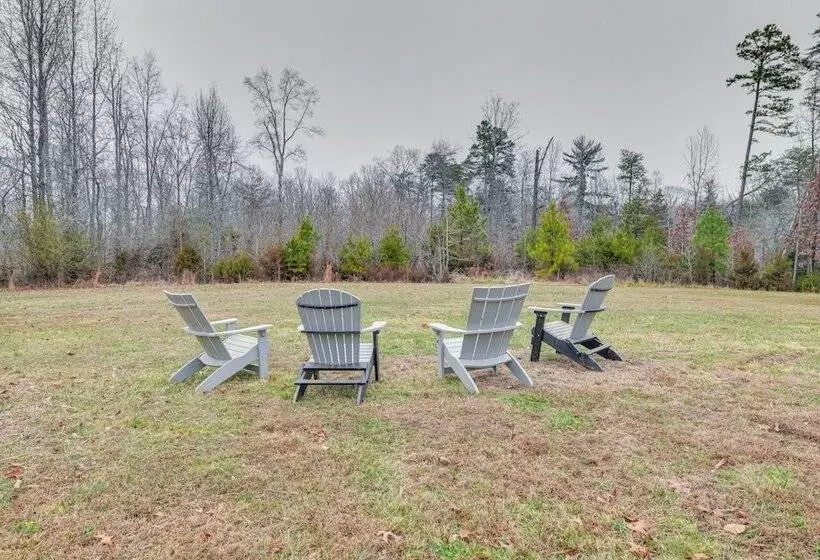 Charming Virginia Retreat W/ Covered Porch & Yard!