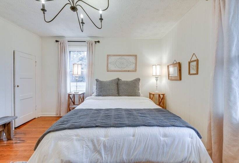 Charming Virginia Retreat W/ Covered Porch & Yard!