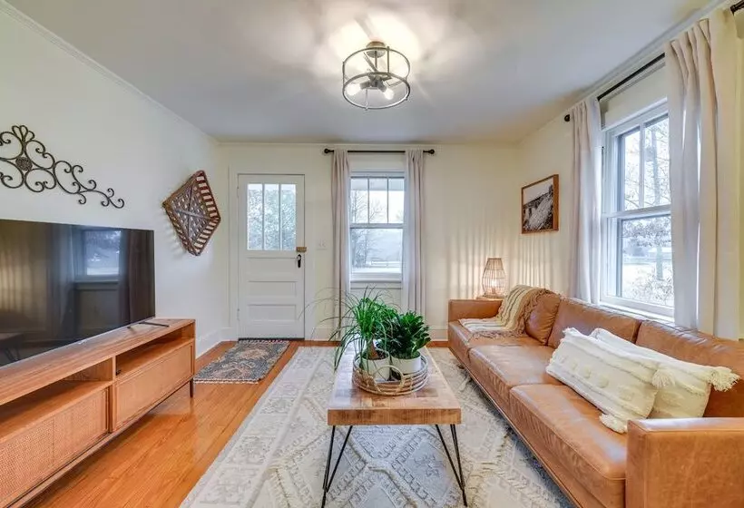 Charming Virginia Retreat W/ Covered Porch & Yard!