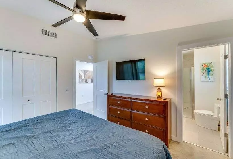 Daytona Beach Vacation Home ~ 4 Mi To Main St Pier