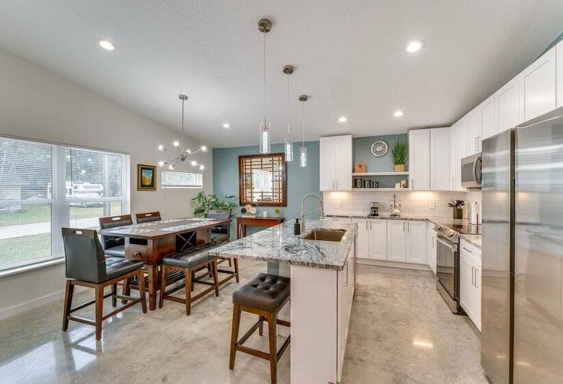 Daytona Beach Vacation Home ~ 4 Mi To Main St Pier