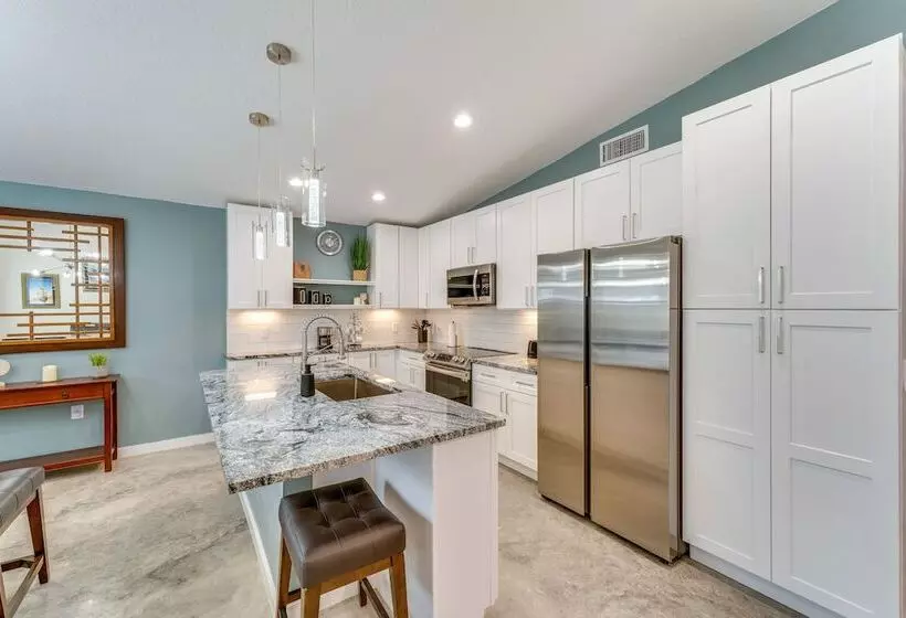 Daytona Beach Vacation Home ~ 4 Mi To Main St Pier