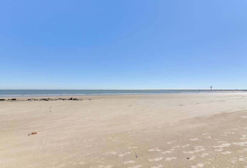 Home W/ Decks & Beach Views: Near Surfside Beach!