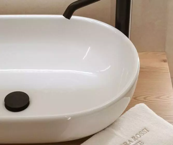 Hotelli Albergo Diffuso Dimora Rossi Charme B&b