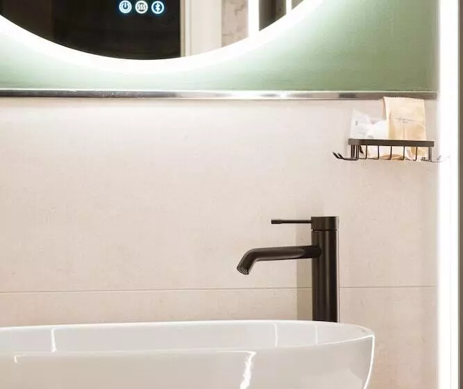 Hotelli Albergo Diffuso Dimora Rossi Charme B&b