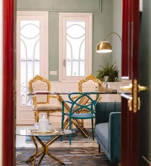 Hotelli Albergo Diffuso Dimora Rossi Charme B&b