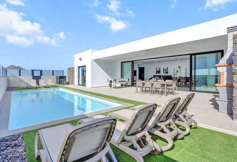 هتل Isla Favorita Resort