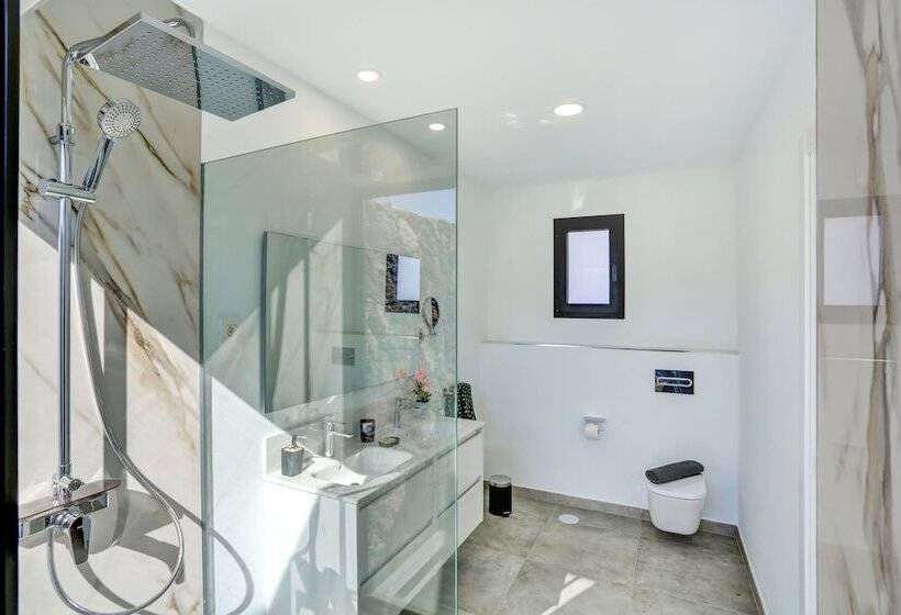 هتل Isla Favorita Resort