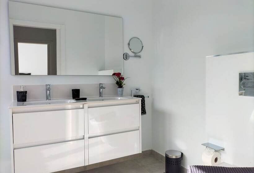 هتل Isla Favorita Resort