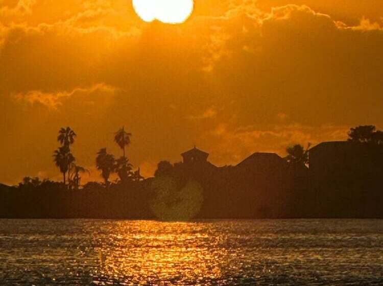 酒店 The Sailor Park