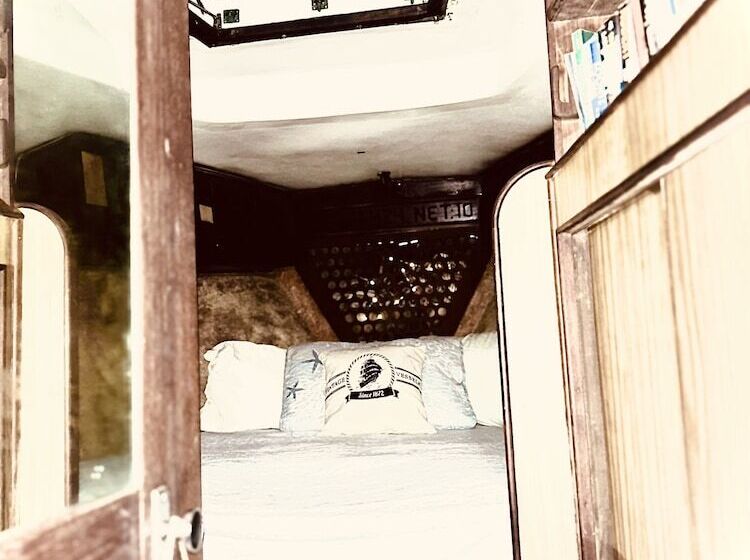 酒店 The Sailor Park