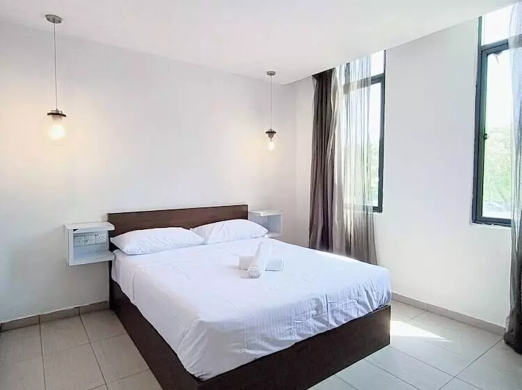 Kozi Hotel Danga Bay